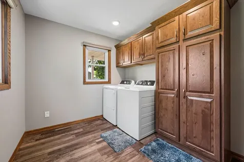 6897 95th Avenue SE Clear Lake MN 55319