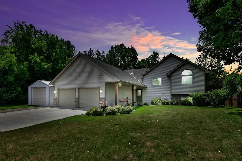 31066 Cedar Ridge Drive Lindstrom MN 55045