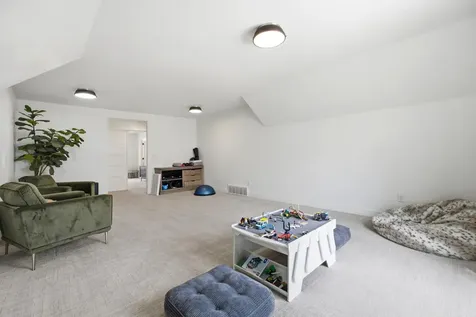 2651 Golden Lane S Fargo ND 58104