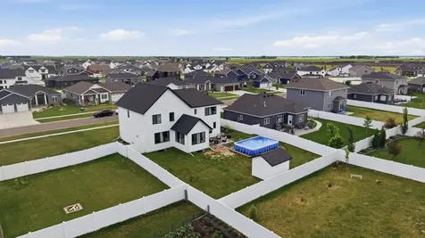 2651 Golden Lane S Fargo ND 58104