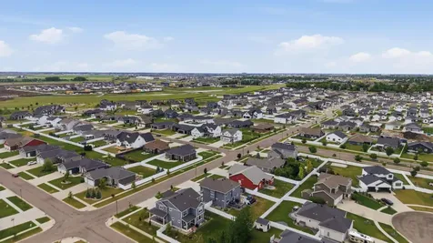 2651 Golden Lane S Fargo ND 58104