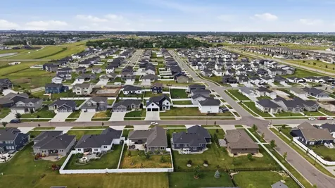 2651 Golden Lane S Fargo ND 58104