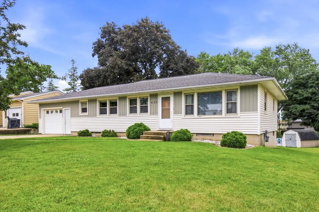 430 5th Street SW Plainview MN 55964