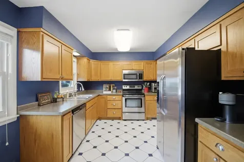 430 5th Street SW Plainview MN 55964