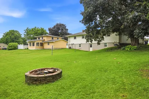 430 5th Street SW Plainview MN 55964
