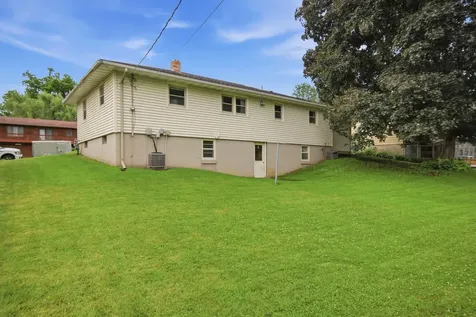 430 5th Street SW Plainview MN 55964