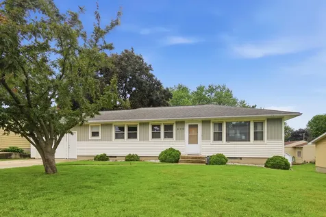 430 5th Street SW Plainview MN 55964