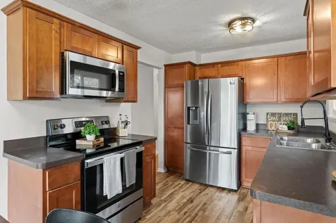 1047 Lowell Drive Apple Valley MN 55124
