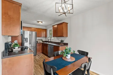1047 Lowell Drive Apple Valley MN 55124