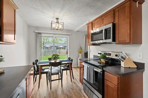 1047 Lowell Drive Apple Valley MN 55124