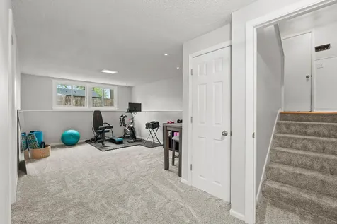 1047 Lowell Drive Apple Valley MN 55124