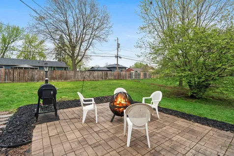 1047 Lowell Drive Apple Valley MN 55124