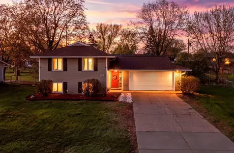 1047 Lowell Drive Apple Valley MN 55124