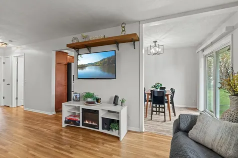 1047 Lowell Drive Apple Valley MN 55124