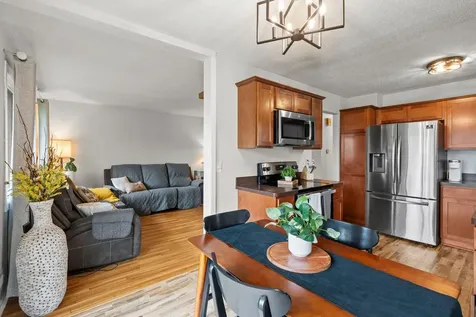 1047 Lowell Drive Apple Valley MN 55124