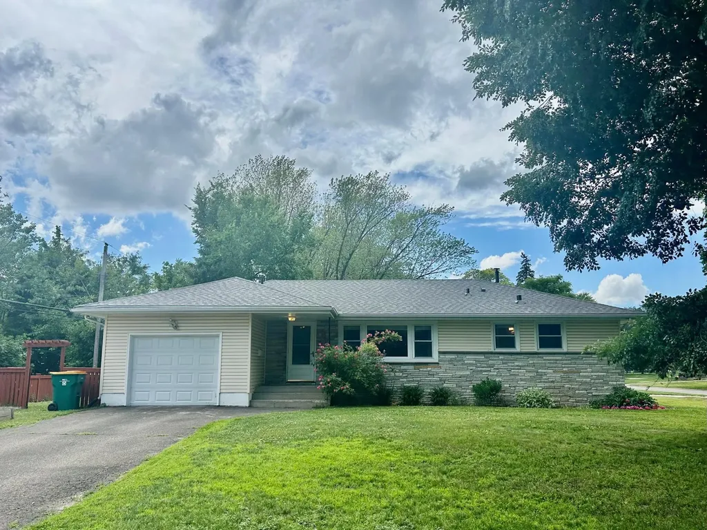 3611 Hampshire Avenue N Crystal MN 55427