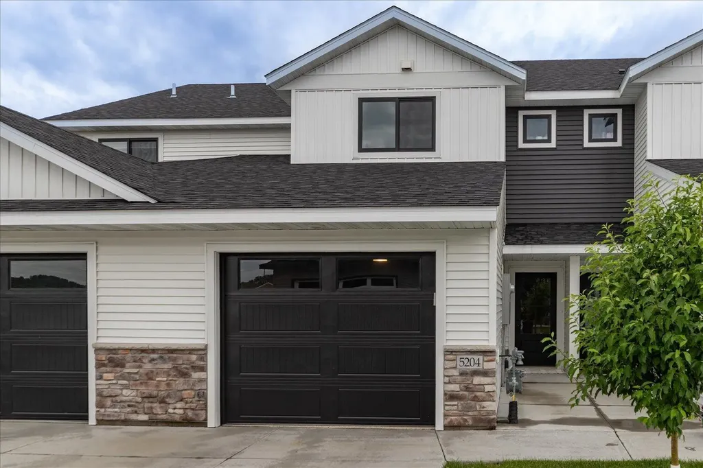 5204 Harvest Square Place NW Rochester MN 55901
