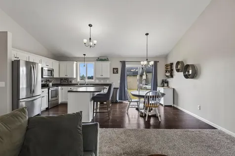 25495 10th Street W Zimmerman MN 55398