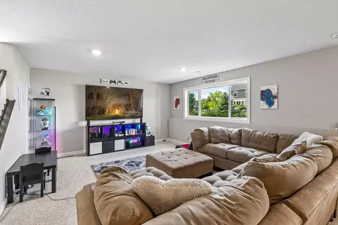 5346 Pine Island Road Woodbury MN 55129