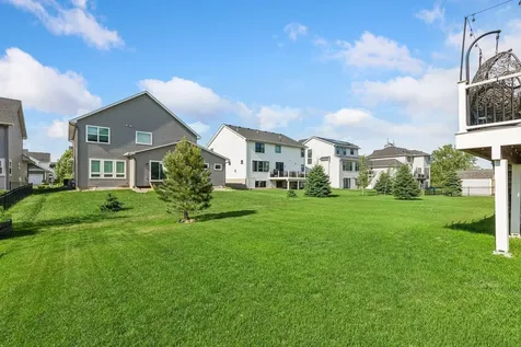 5346 Pine Island Road Woodbury MN 55129