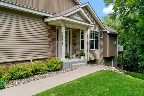 15305 Stonewood Court Burnsville MN 55306