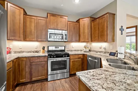 15305 Stonewood Court Burnsville MN 55306