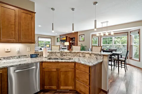 15305 Stonewood Court Burnsville MN 55306