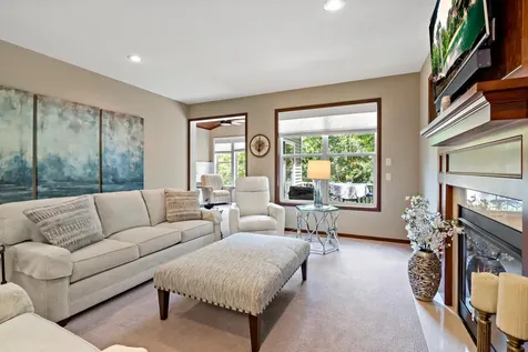 15305 Stonewood Court Burnsville MN 55306