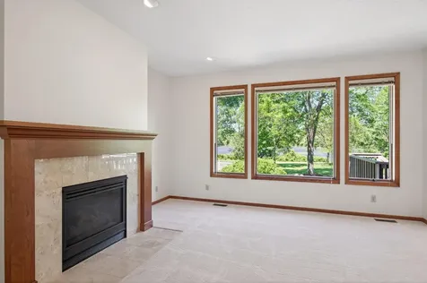 3034 Edgewater Drive Woodbury MN 55125