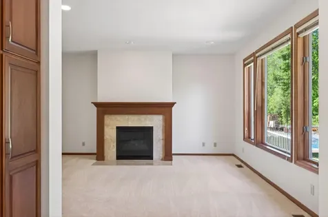 3034 Edgewater Drive Woodbury MN 55125