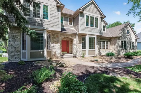 3034 Edgewater Drive Woodbury MN 55125