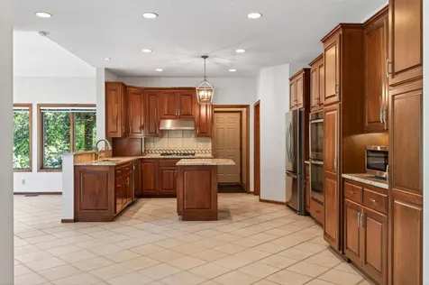 3034 Edgewater Drive Woodbury MN 55125