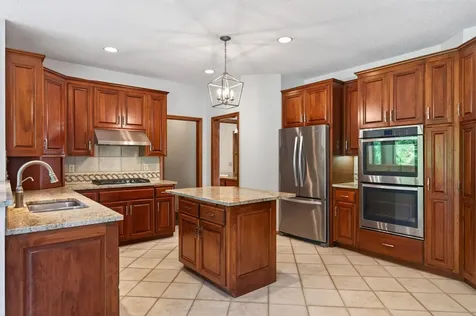 3034 Edgewater Drive Woodbury MN 55125