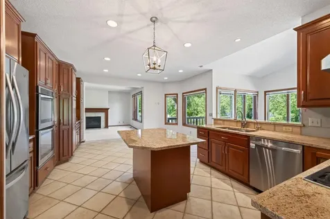 3034 Edgewater Drive Woodbury MN 55125