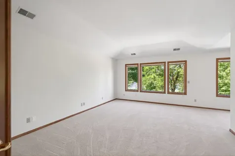 3034 Edgewater Drive Woodbury MN 55125