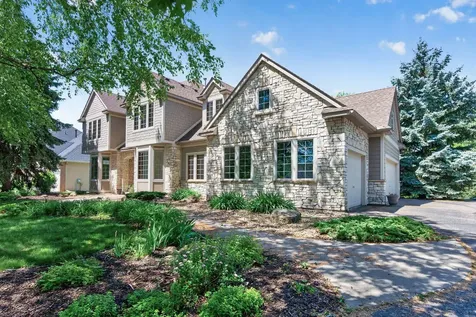 3034 Edgewater Drive Woodbury MN 55125