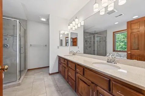 3034 Edgewater Drive Woodbury MN 55125