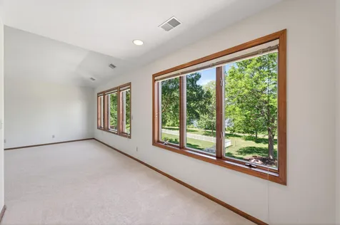 3034 Edgewater Drive Woodbury MN 55125