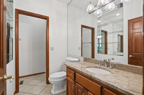 3034 Edgewater Drive Woodbury MN 55125