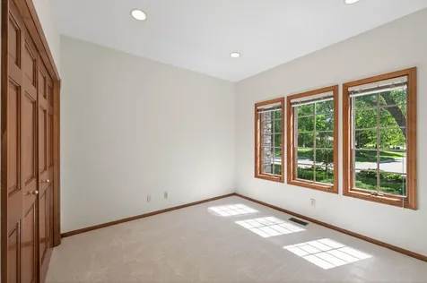 3034 Edgewater Drive Woodbury MN 55125