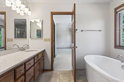 3034 Edgewater Drive Woodbury MN 55125