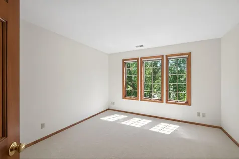 3034 Edgewater Drive Woodbury MN 55125