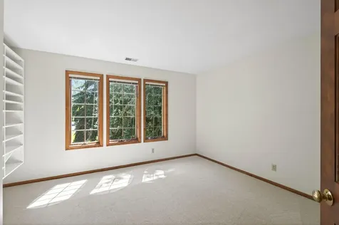 3034 Edgewater Drive Woodbury MN 55125