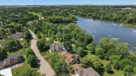 3034 Edgewater Drive Woodbury MN 55125