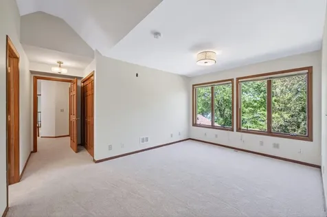 3034 Edgewater Drive Woodbury MN 55125