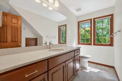 3034 Edgewater Drive Woodbury MN 55125