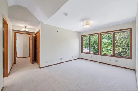 3034 Edgewater Drive Woodbury MN 55125