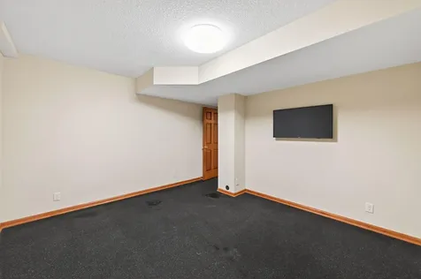 3034 Edgewater Drive Woodbury MN 55125