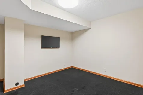 3034 Edgewater Drive Woodbury MN 55125