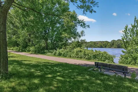 3034 Edgewater Drive Woodbury MN 55125